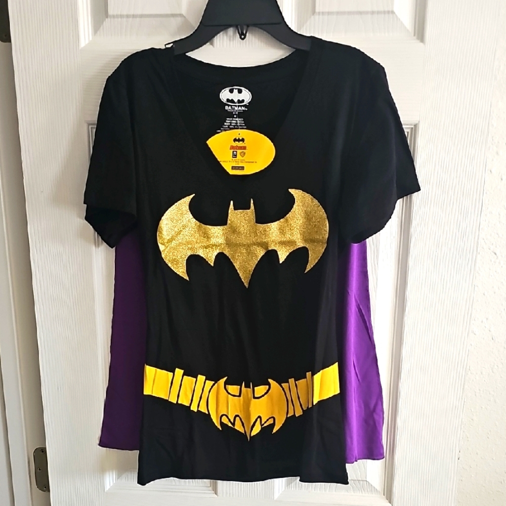NEW WITH TAGS Kids Superhero Costume T-shirt with Cape - Black and Gold